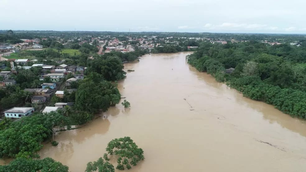 Rio Iaco sobe quase 4 metros em 24 horas após temporal em Sena Madureira