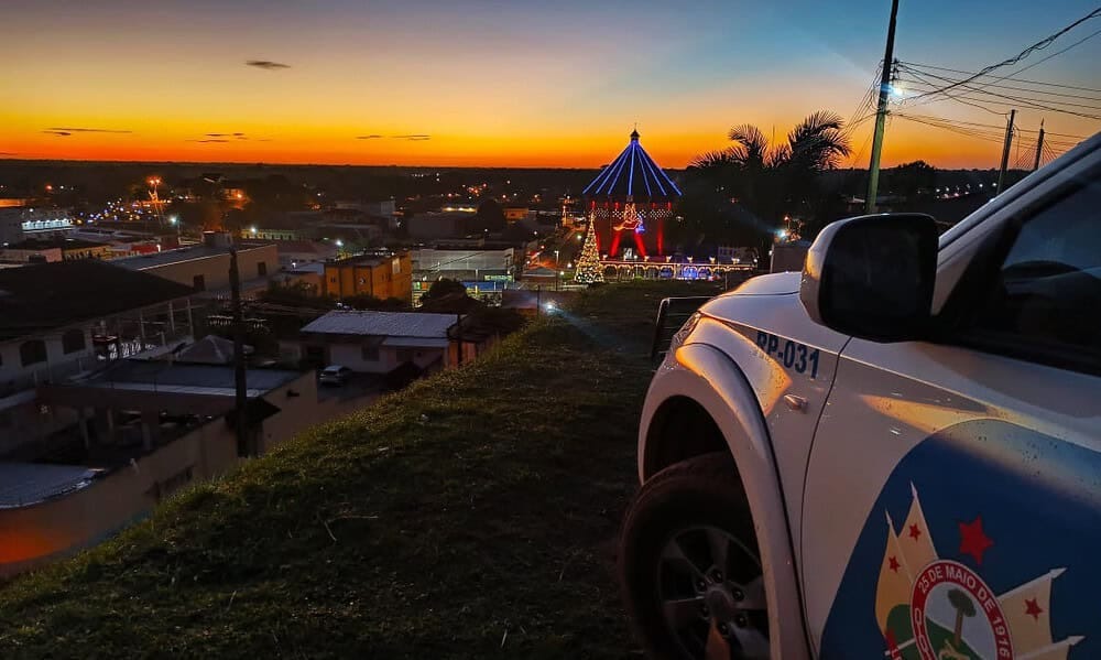 Homem é preso em blitz em Cruzeiro do Sul após quase colidir moto em viatura da PM