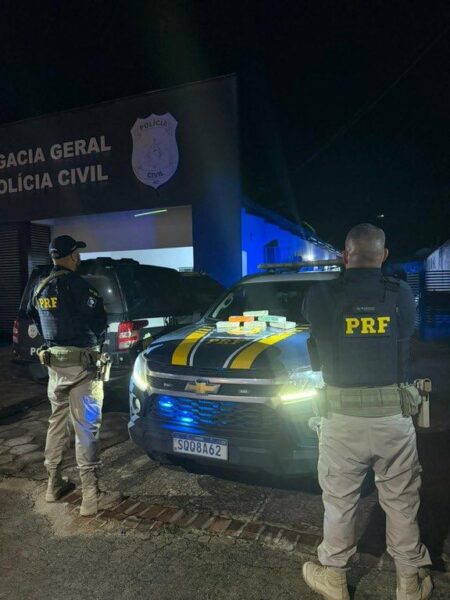 PRF apreende mais de 6 kg de cocaína durante fiscalização conjunta na BR-364, em Cruzeiro do Sul (AC)
