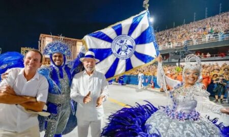 Desfile em homenagem a Lula será investigado pelo TSE; oposição pede apuração e cita risco de propaganda antecipada