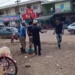 Pai e filho voltam a brigar em via pública após consumo de álcool em Brasiléia Pai e filho voltam a brigar em via pública após consumo de álcool em Brasiléia