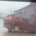 Buraco encoberto por água causa prejuízo e revolta no bairro Eugênio Areal, em Sena Madureira