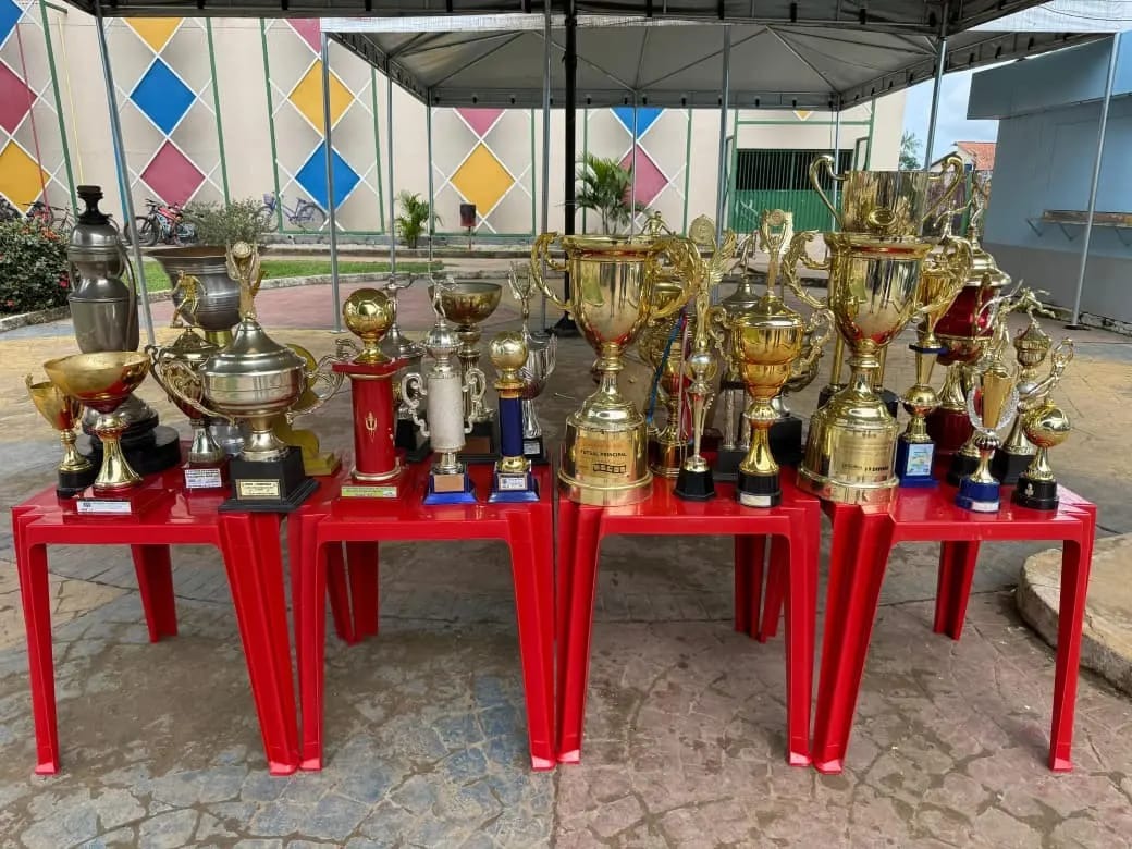 Mais de 30 troféus históricos chegam ao acervo esportivo de Brasiléia Mais de 30 troféus históricos chegam ao acervo esportivo de Brasiléia