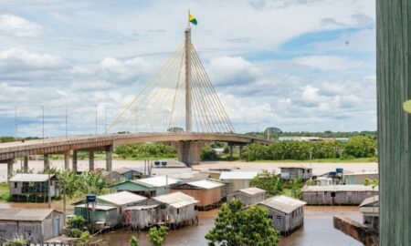 Rio Juruá transborda novamente em Cruzeiro do Sul; dezenas de bairros sofrem alagamentos