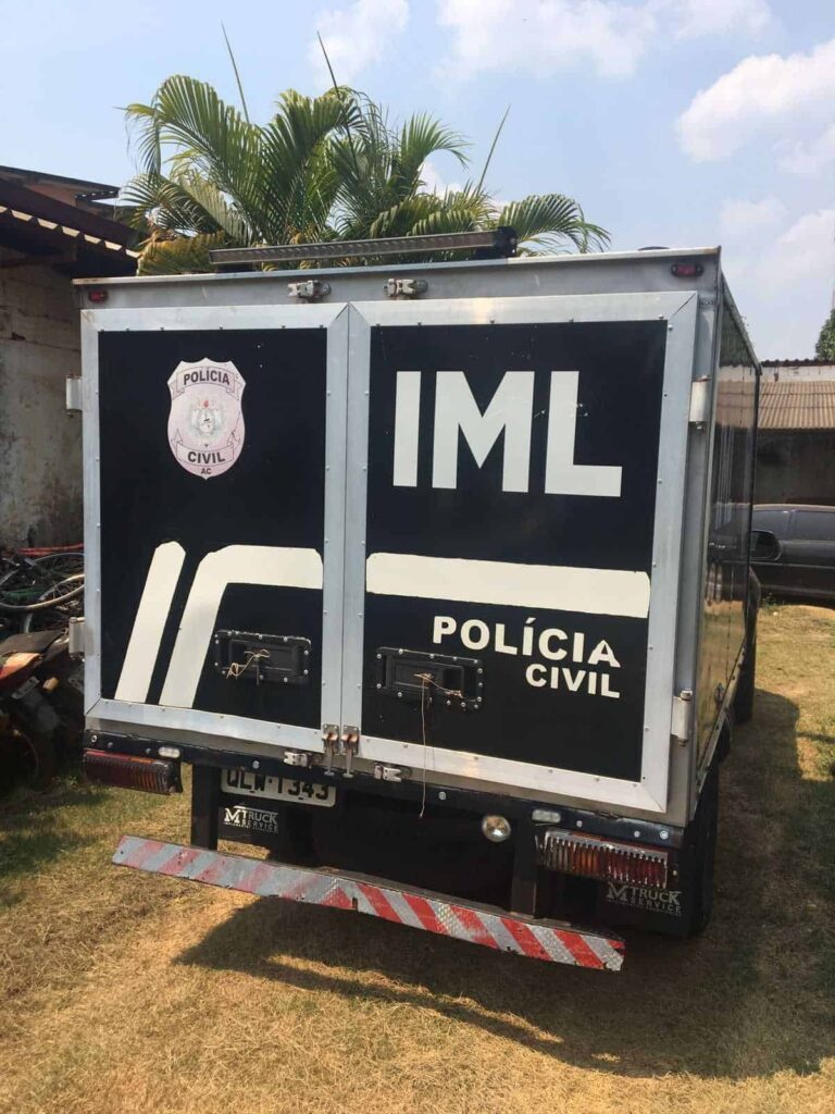 Homicídio a facadas em Guajará (AM): corpo de homem é encaminhado para perícia em Cruzeiro do Sul (AC) Homicídio a facadas em Guajará (AM): corpo de homem é encaminhado para perícia em Cruzeiro do Sul (AC)