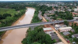 De filas intermináveis à travessia sem riscos: moradores de Xapuri celebram Ponte da Sibéria