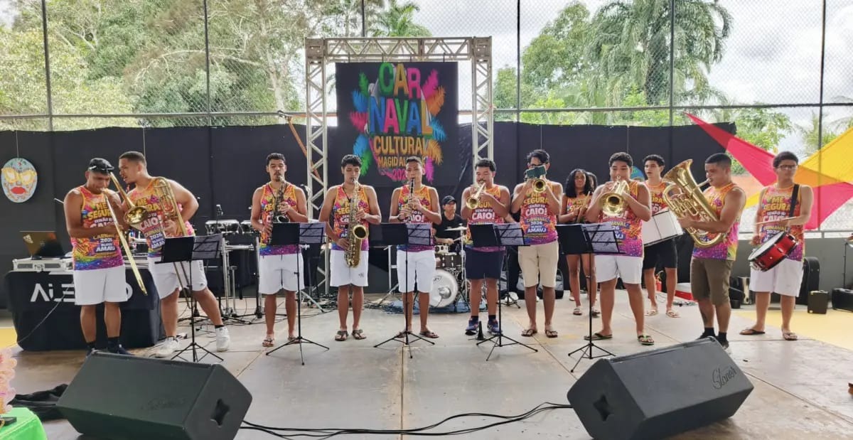 Carnaval de Cruzeiro do Sul elege realeza com duas rainhas após empate; premiação é de R$ 2 mil por campeão Carnaval de Cruzeiro do Sul elege realeza com duas rainhas após empate; premiação é de R$ 2 mil por campeão