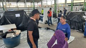 Cheia do Rio Acre recua, mas cinco famílias não podem retornar por risco estrutural em Rio Branco