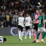 O que pode acontecer com Andreas Pereira por atitude em clássico? Veja possíveis punições
