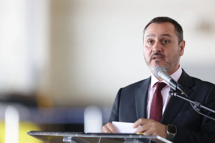 Lula leva para Índia e Coreia chefe da PF alvo de ministros do STF