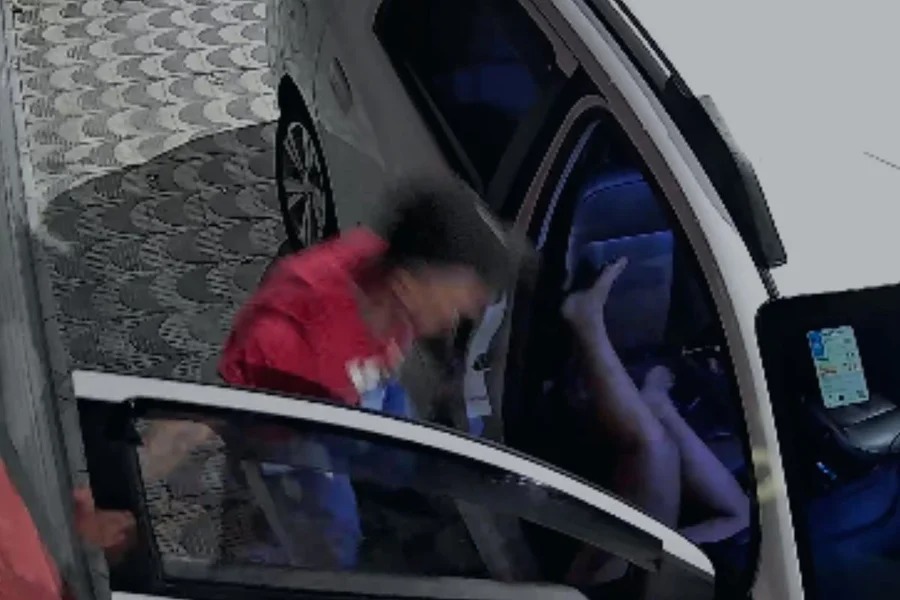 “Vai continuar gritando”: veja ataque a amiga de arrastada na Marginal “Vai continuar gritando”: veja ataque a amiga de arrastada na Marginal