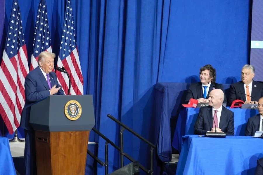 Nos EUA em meio a caos argentino, Milei oferece tropa a Conselho da Paz