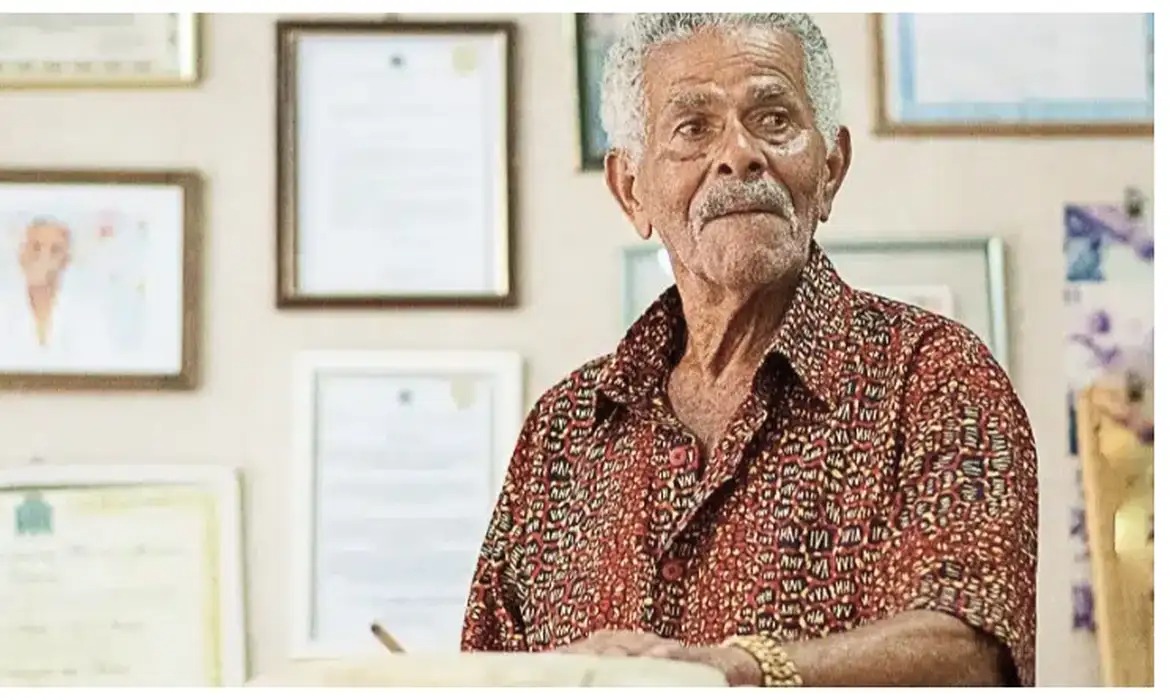 Aos 106 anos, morre Luiz Bangbala, ogan mais antigo do Brasil Aos 106 anos, morre Luiz Bangbala, ogan mais antigo do Brasil