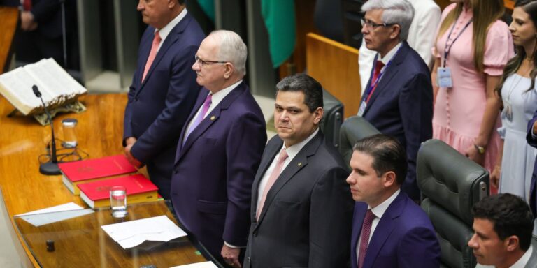 Davi Alcolumbre defende diálogo pacífico entre os poderes na abertura do ano legislativo