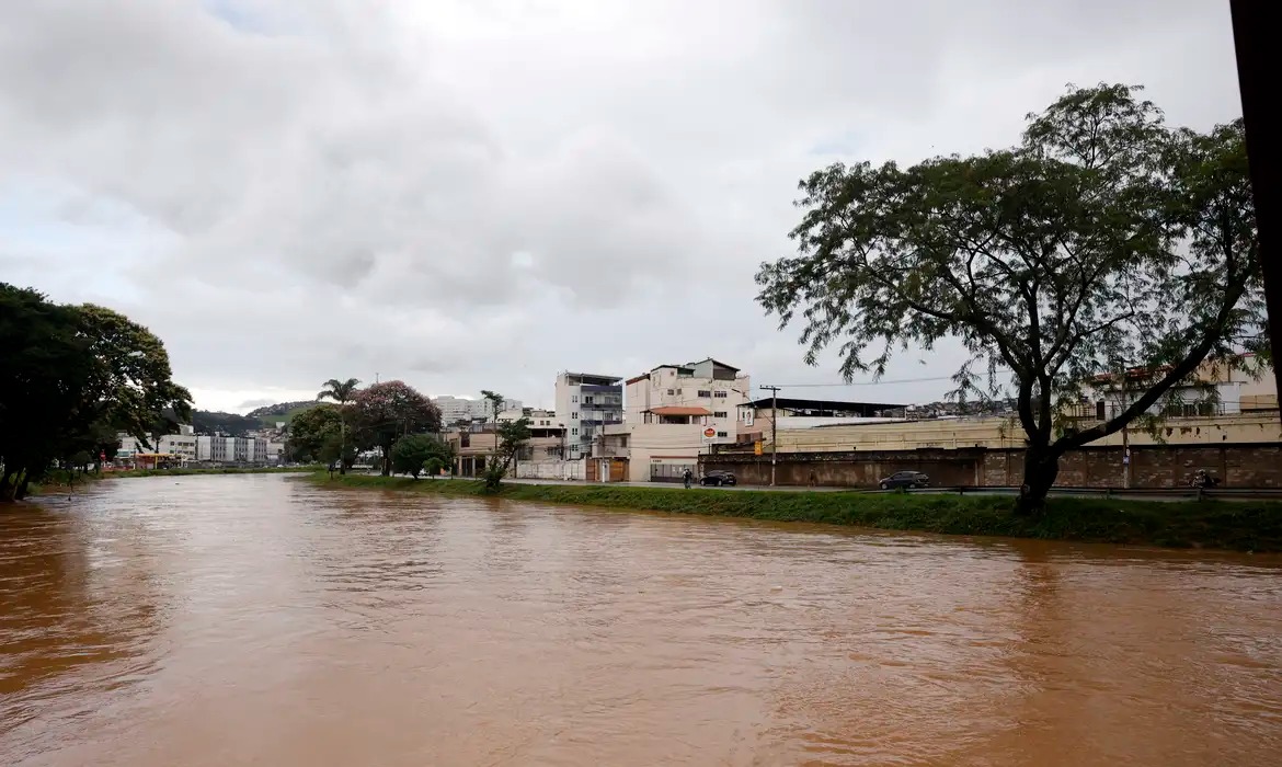 Juiz de Fora e Ubá somam 40 mortes devido aos temporais Juiz de Fora e Ubá somam 40 mortes devido aos temporais
