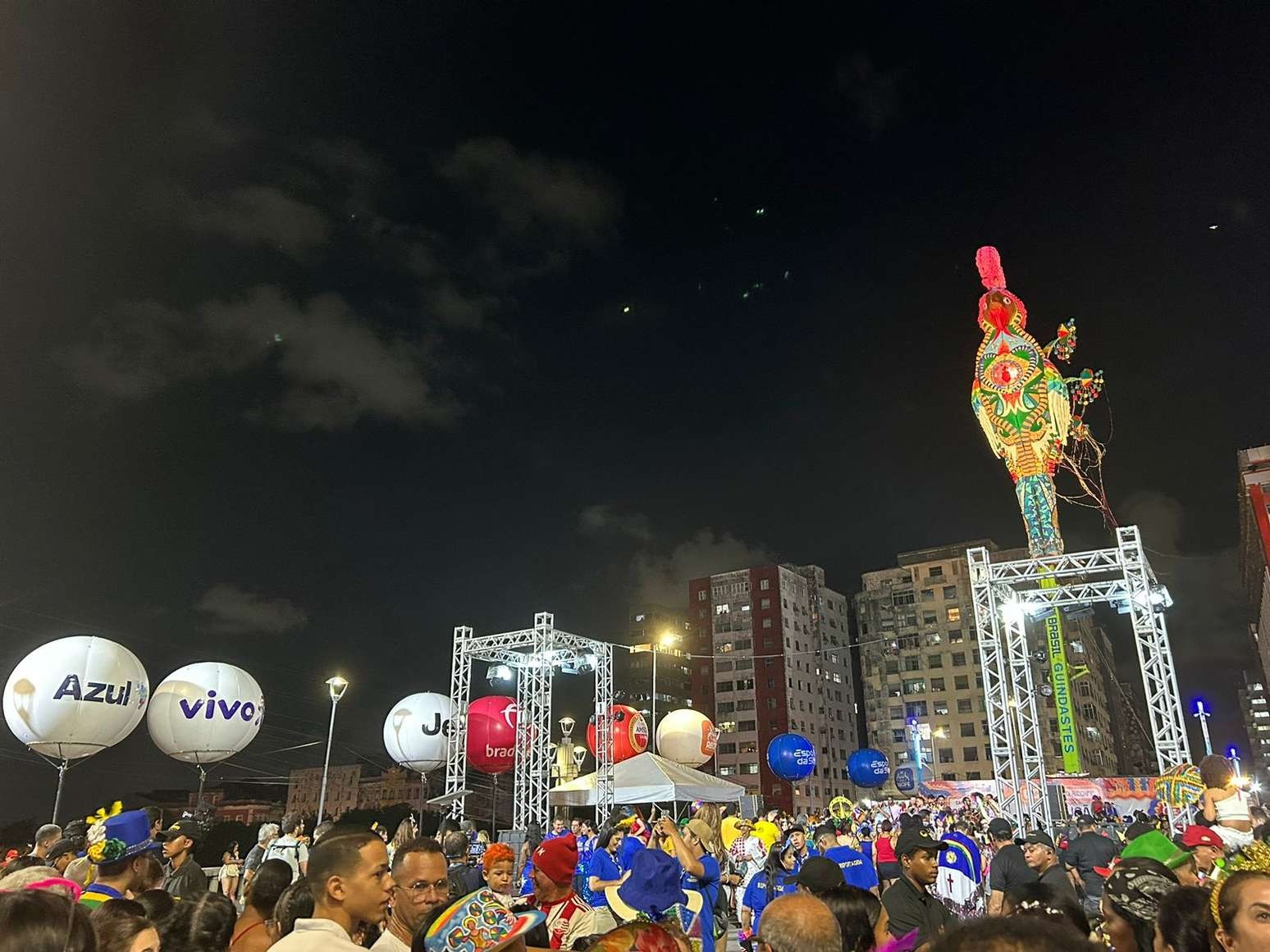 Subida do Galo: símbolo do carnaval do Recife tem 'coração transplantado' e abre folia pernambucana Subida do Galo: símbolo do carnaval do Recife tem 'coração transplantado' e abre folia pernambucana