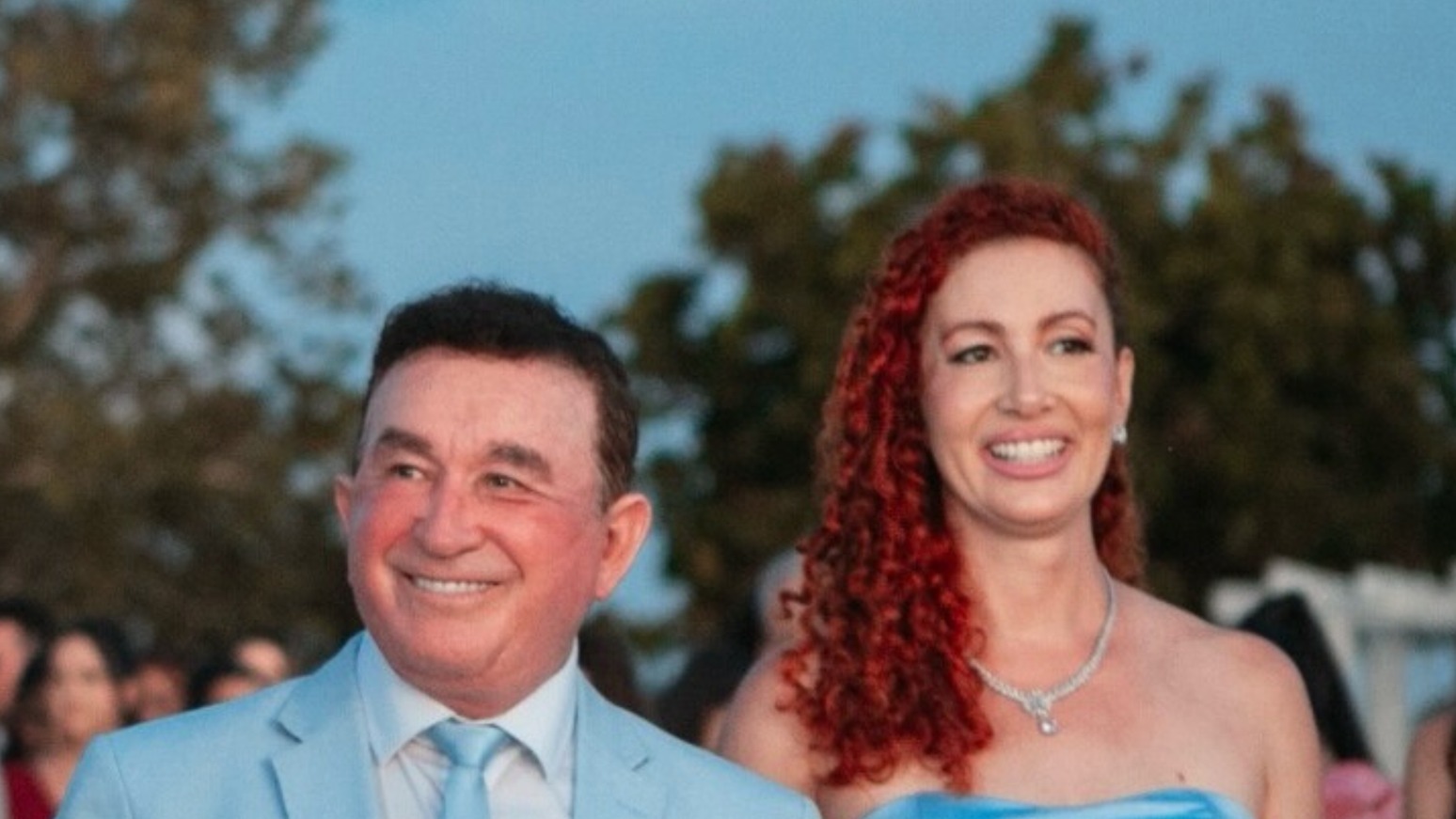Dor! Amado Batista desaba após morte da filha por doença terrível: 'Ela lutou' Dor! Amado Batista desaba após morte da filha por doença terrível: 'Ela lutou'