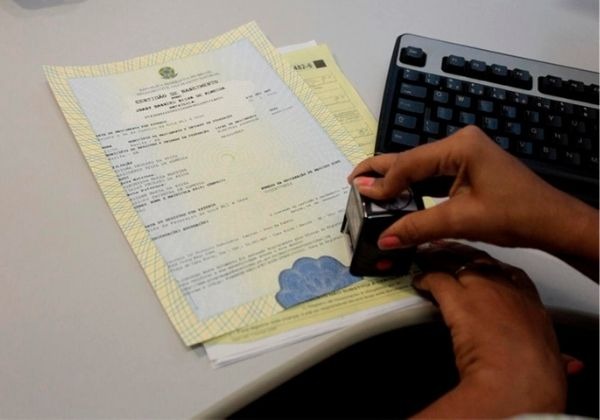 Amazonas registra 10% de nascimentos sem nome do pai em 2025; índice supera média nacional Amazonas registra 10% de nascimentos sem nome do pai em 2025; índice supera média nacional