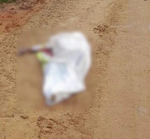 Homem é morto durante confronto em bebedeira com drogas em Cruzeiro do Sul; autor se entrega à polícia Homem é morto durante confronto em bebedeira com drogas em Cruzeiro do Sul; autor se entrega à polícia