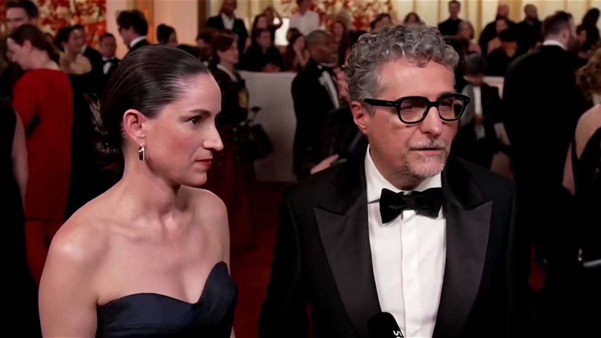 Kleber Mendonça Filho celebra jornada de “O Agente Secreto” no tapete vermelho do Oscar 2026 e elogia parceria com Wagner Moura Kleber Mendonça Filho celebra jornada de “O Agente Secreto” no tapete vermelho do Oscar 2026 e elogia parceria com Wagner Moura
