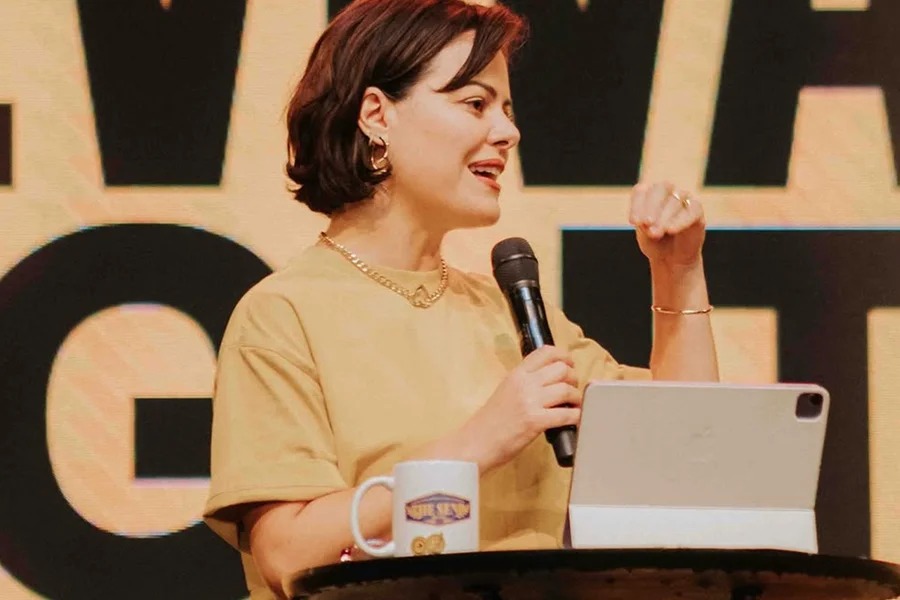 Ana Paula Valadão celebra “precisão” dos ataques ao Irã e causa na web