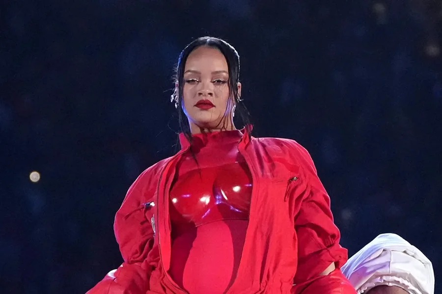 Casa de Rihanna é alvo de atentado nos EUA; suspeita foi presa Casa de Rihanna é alvo de atentado nos EUA; suspeita foi presa