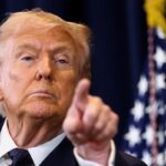 Trump registra domínios 'alien.gov' para divulgação de arquivos sobre vida extraterrestre Trump registra domínios 'alien.gov' para divulgação de arquivos sobre vida extraterrestre