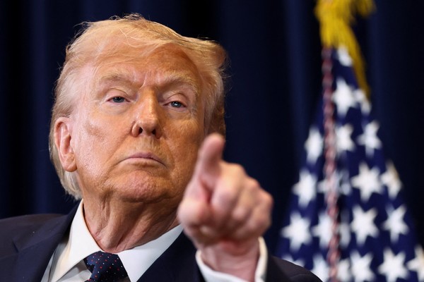 Trump registra domínios 'alien.gov' para divulgação de arquivos sobre vida extraterrestre