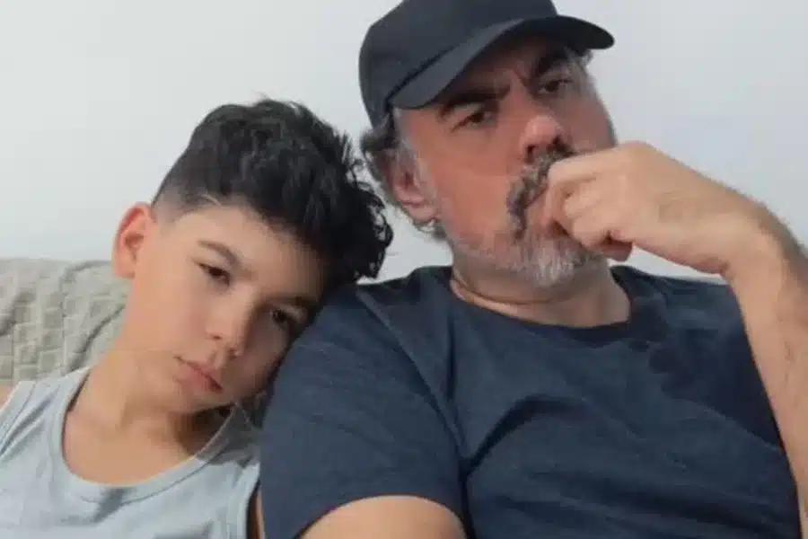 Quem é o humorista que perdeu filho em acidente de bicicleta elétrica