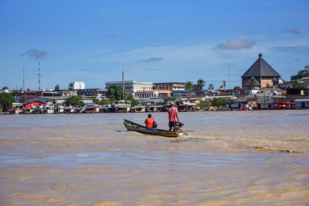 Rio Juruá sobe e chega a 13,86m; Cruzeiro do Sul se prepara para bater recorde histórico