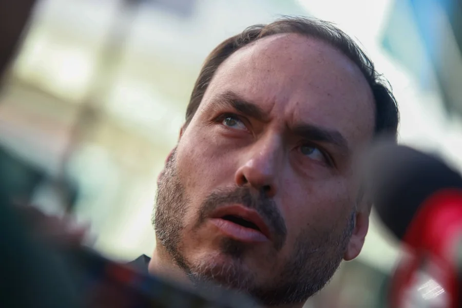 Bolsonaro espera decisão do “ministro médico Moraes”, diz Carlos Bolsonaro espera decisão do “ministro médico Moraes”, diz Carlos