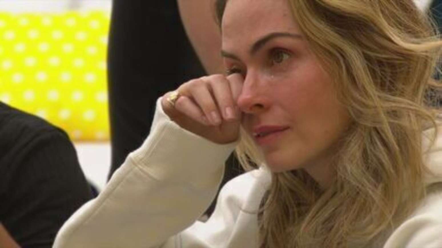 BBB 26: Ana Paula fica aos prantos com atitude de Chaiany: 'Tô triste'