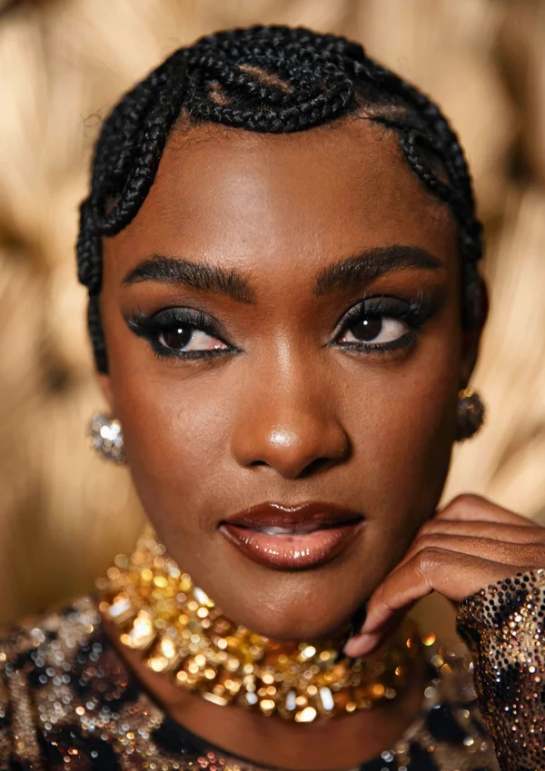 Internada, Erika Januza expõe sintomas e faz alerta