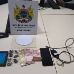 Adolescente é apreendido com drogas após denúncia de homem armado na Baixada da Sobral Adolescente é apreendido com drogas após denúncia de homem armado na Baixada da Sobral