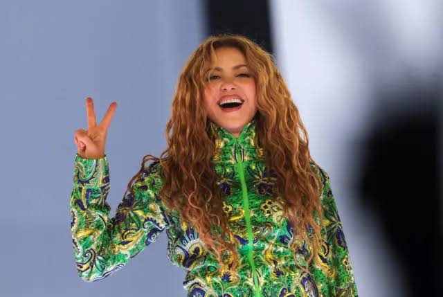 Shakira faz história em Copacabana e reúne 2 milhões de pessoas em show gratuito