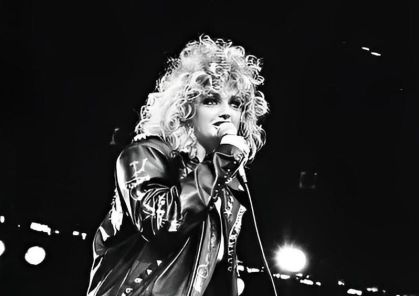 Bonnie Tyler está em coma induzido após parada cardiorrespiratória; quadro teve origem em infecção grave