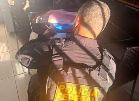 PF investiga fraude em financiamentos de veículos e cumpre busca no Acre