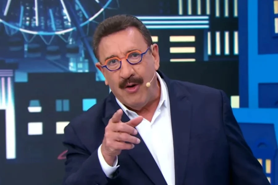 Ratinho volta a causar polêmica após fala homofóbica em programa no SBT