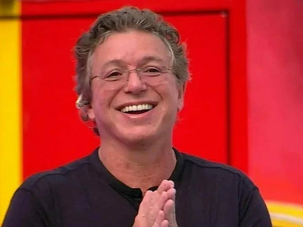 Boninho cogita colocar ator no lugar de participante que desistiu da Casa do Patrão