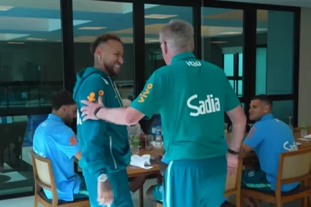 Ancelotti garante Neymar na Copa do Mundo 2026 e descarta corte por lesão: 'os 26 escolhidos são esses'