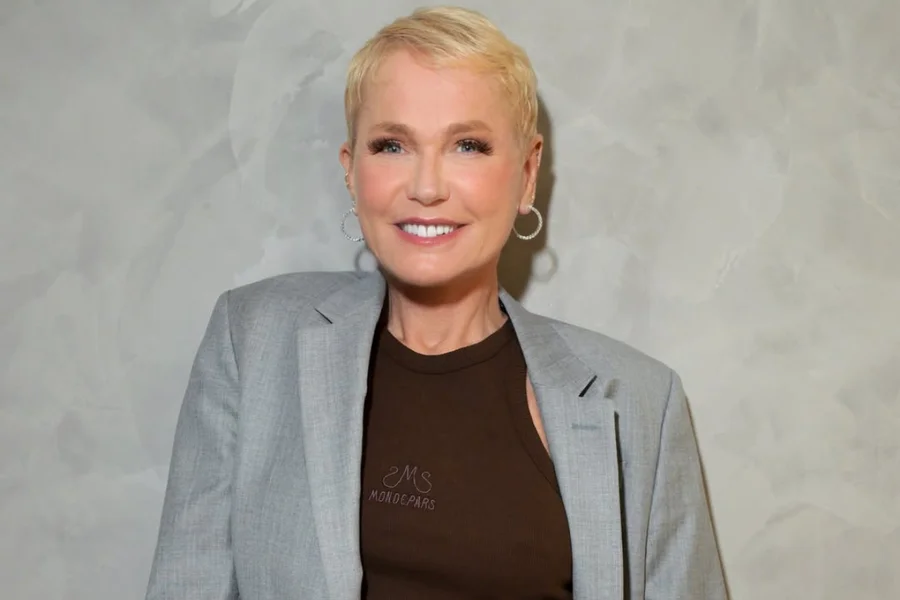 Xuxa revela se pretende mudar de visual após transplante capilar