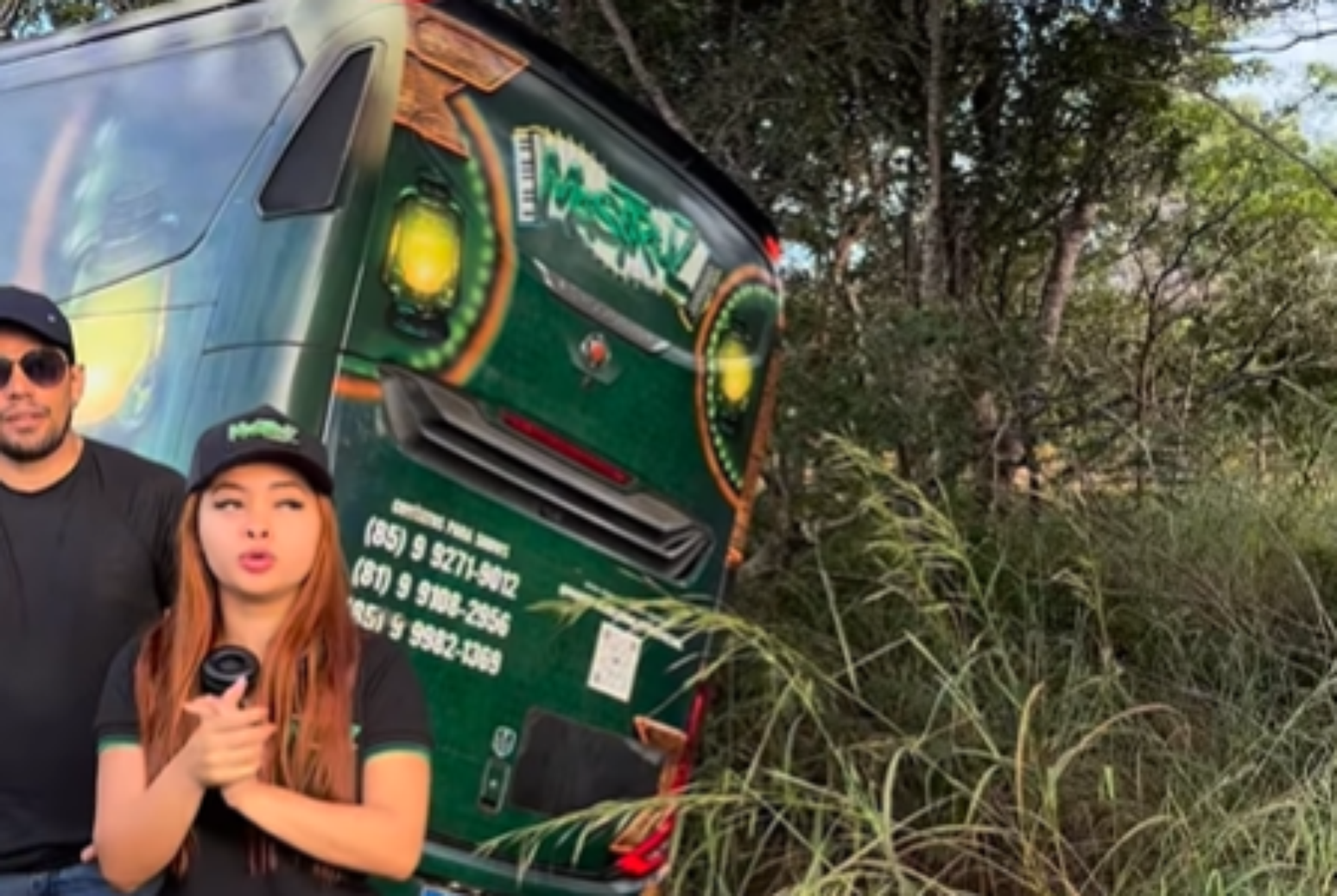 Ônibus sai da estrada e banda Mastruz com Leite sofre acidente Ônibus sai da estrada e banda Mastruz com Leite sofre acidente