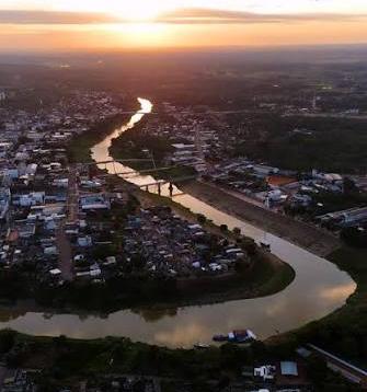 Domingo será de calor, sol entre nuvens e chuvas isoladas em todo o Acre Domingo será de calor, sol entre nuvens e chuvas isoladas em todo o Acre