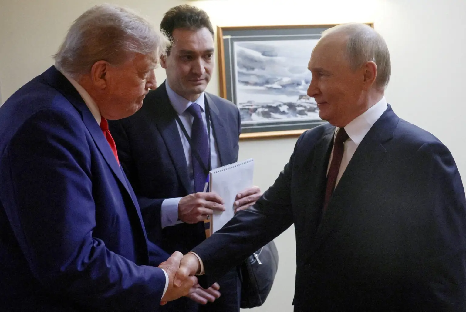 Putin e Trump conversam sobre guerra na Ucrânia e cúpula da Otan em telefonema