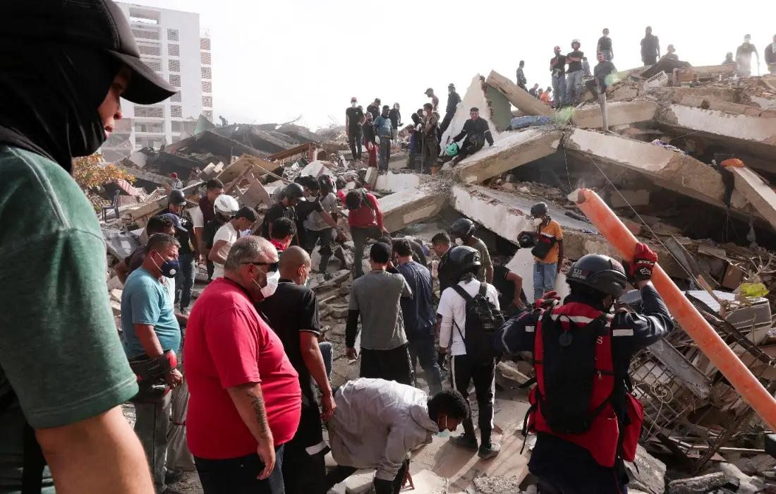 Após terremotos, venezuelanos lideram resgates sob acusações contra militares Após terremotos, venezuelanos lideram resgates sob acusações contra militares