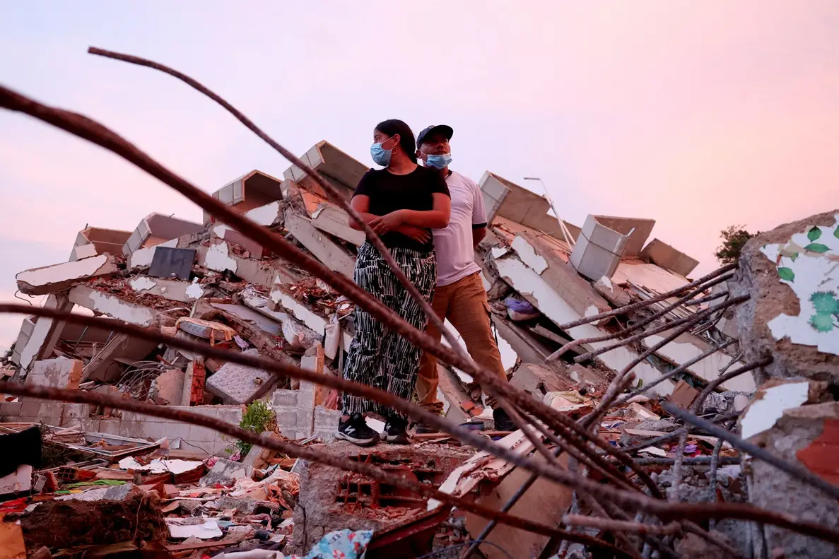 Número de mortos nos terremotos da Venezuela se aproxima de 2.300