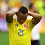 Atacante que perdeu gol em eliminação da Colômbia na Copa recebe ameaças de morte