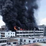 Incêndio em fábrica de calçados na China deixa ao menos 28 mortos Incêndio em fábrica de calçados na China deixa ao menos 28 mortos