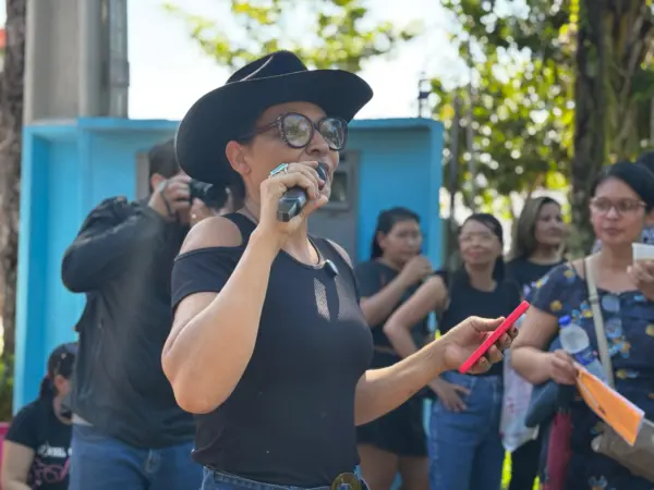 Trabalhadores da Educação protestam em Rio Branco e cobram devolução de 10% retirados do PCCR
