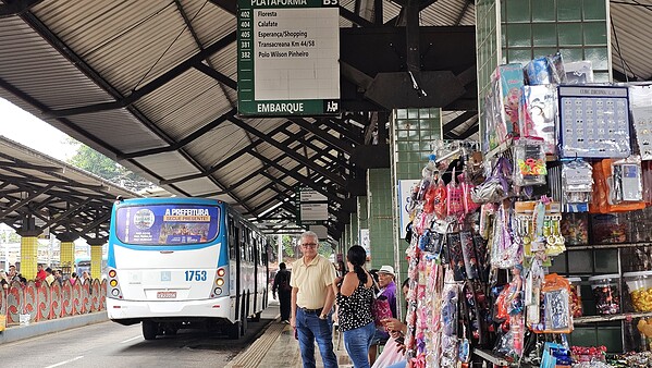 Estudantes de Rio Branco protestam por melhorias no transporte coletivo estudantes